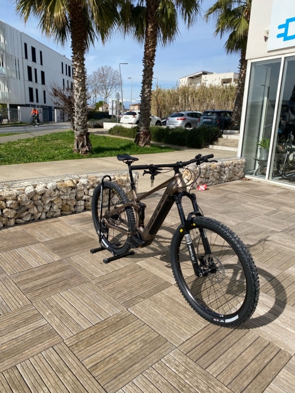 vtt électrique sunn charger s2