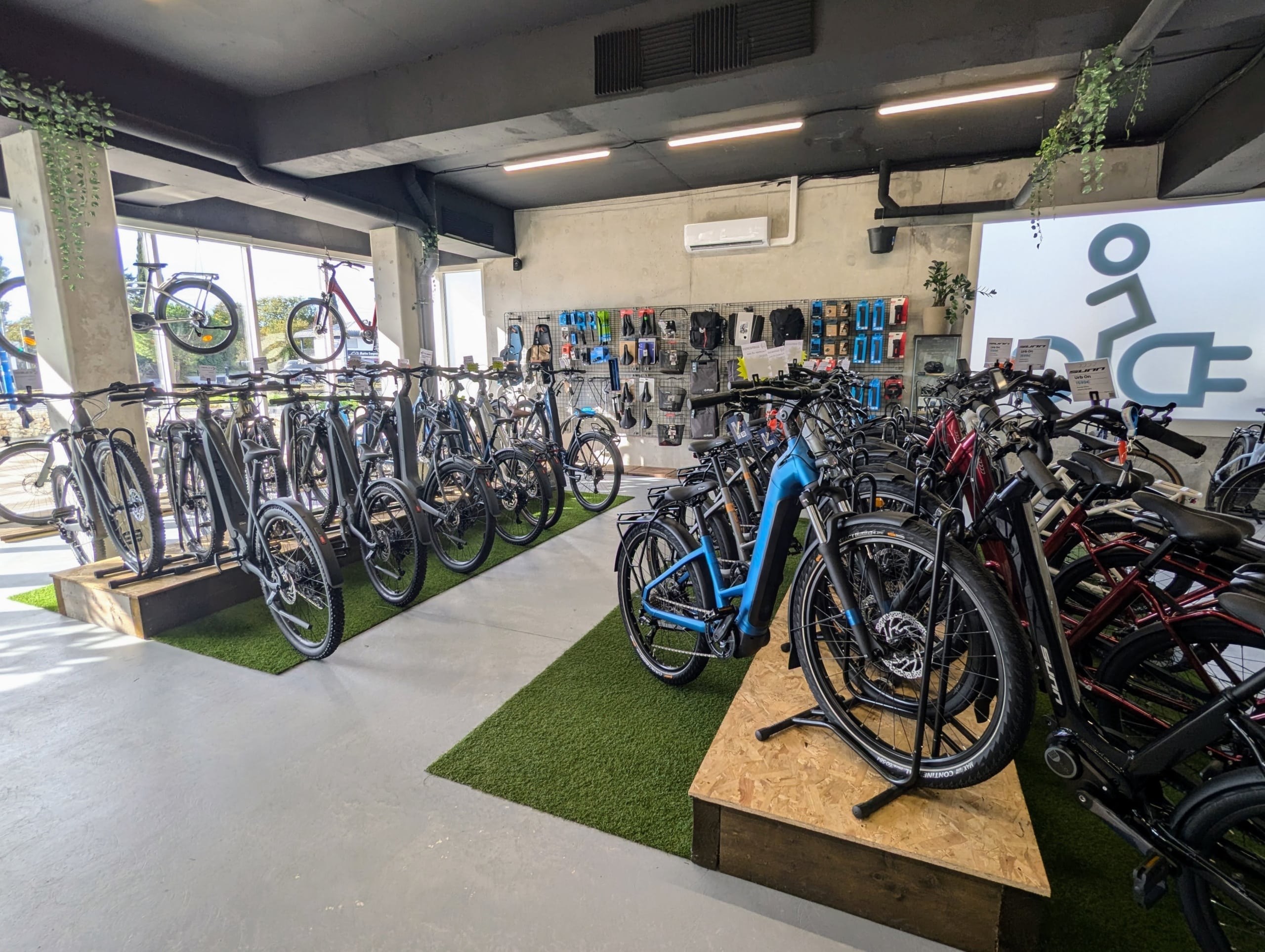Cycles SH revendeur officiel et expert de la marque Cube Bikes