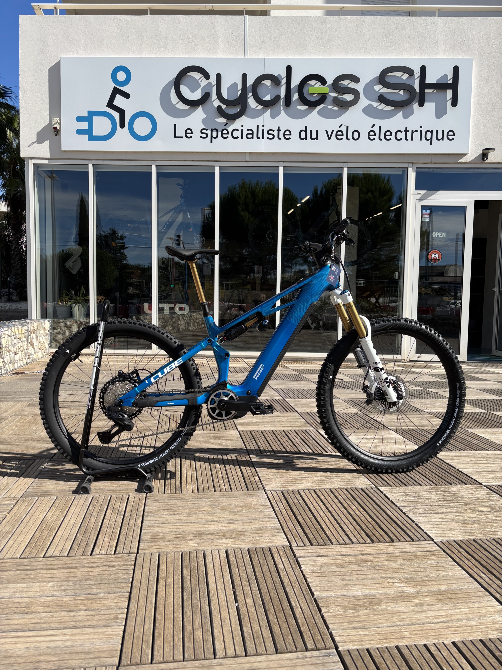 Cube Stereo Hybrid ONE77 HPC AT 800 actionteam