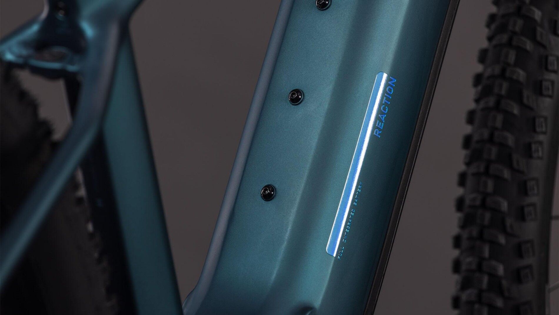 Cube Reaction Hybrid ONE 600 royalgreen´n´prism