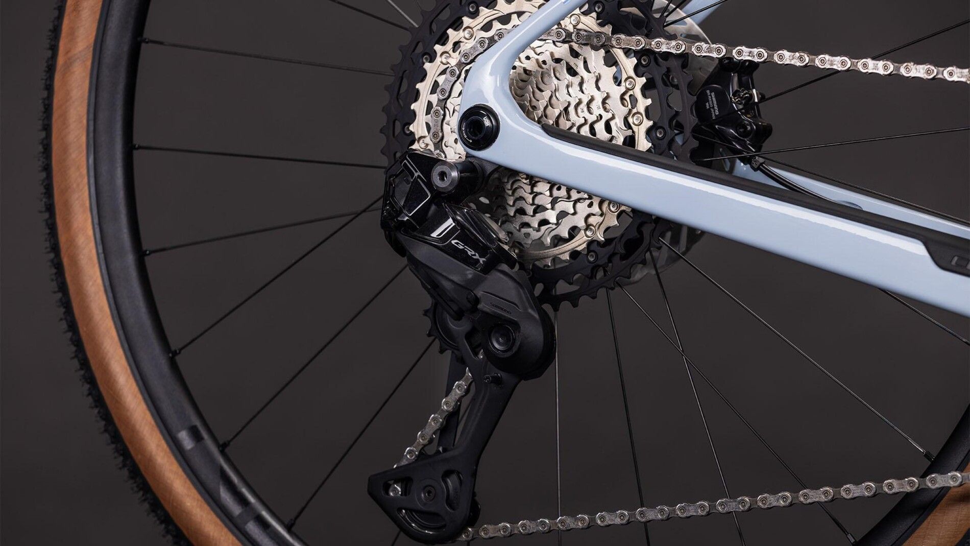 vélo gravel électrique cube nuroad hybrid c62 slx 400x pédalier
