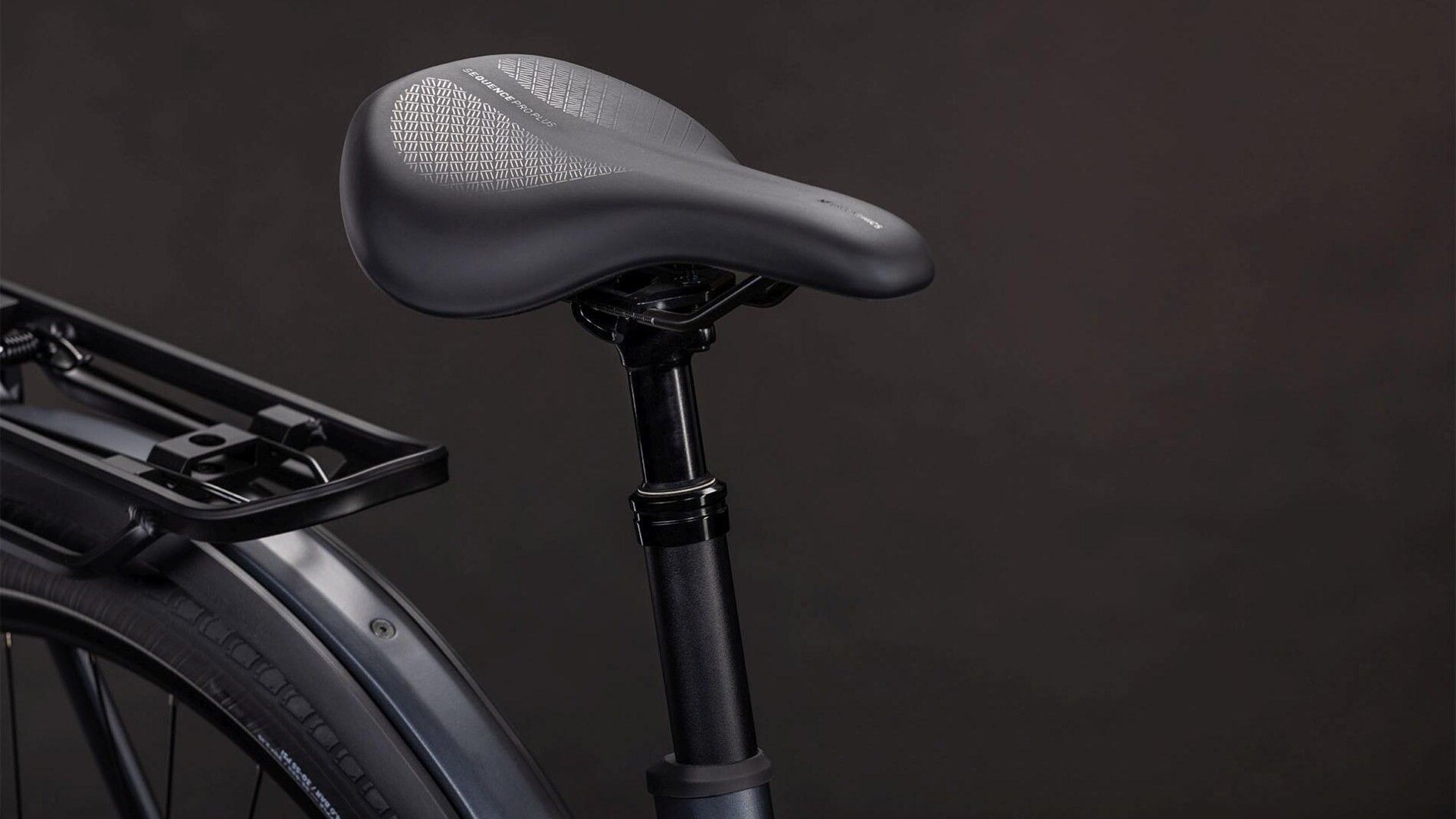 vtc électrique cube kathmandu hybrid one 800 selle