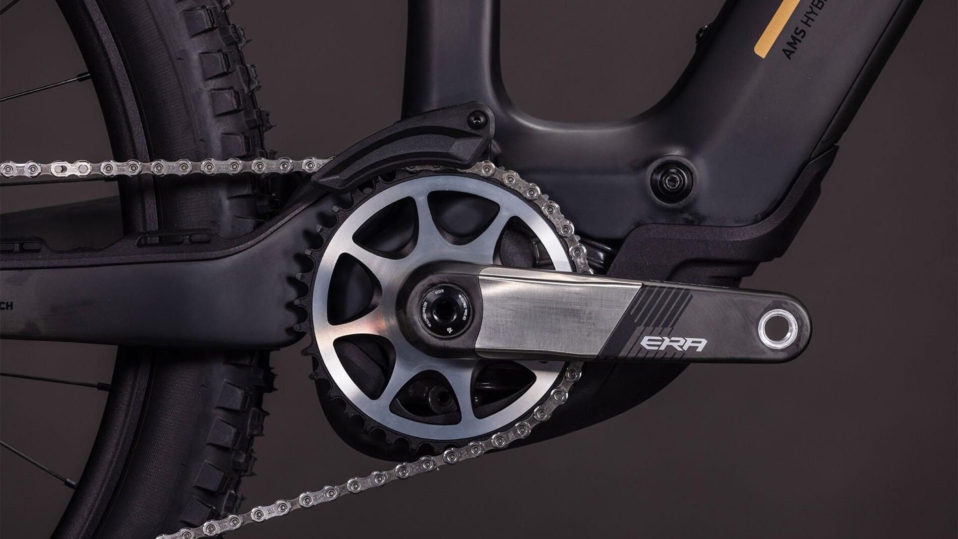 vtt électrique cube ams hybrid 177 c62 at 600x pédalier