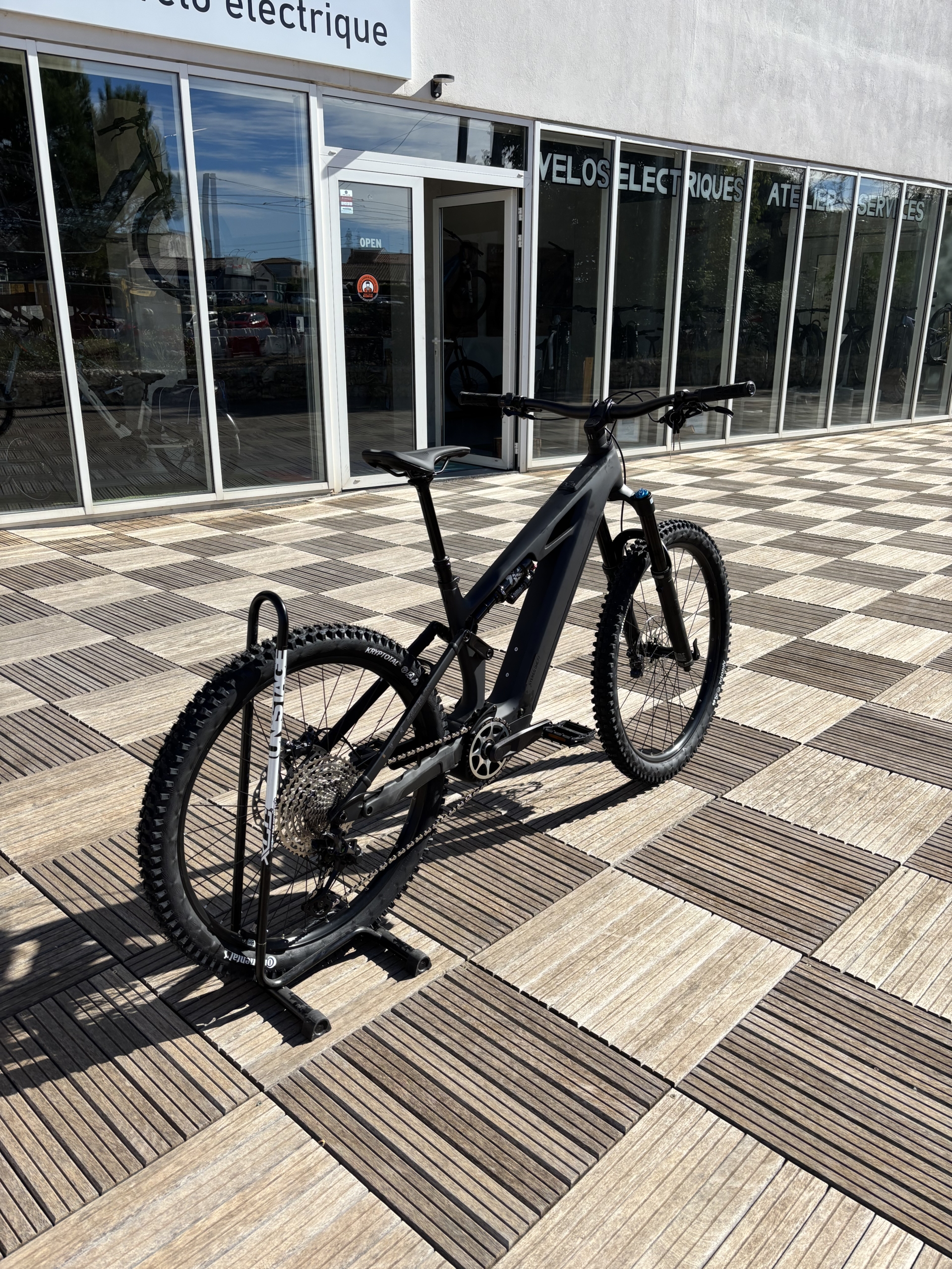 vtt électrique cube stereo hybrid one 77 hpc slx en stock dans le magasin de vélos électrique cycles sh à montpellier