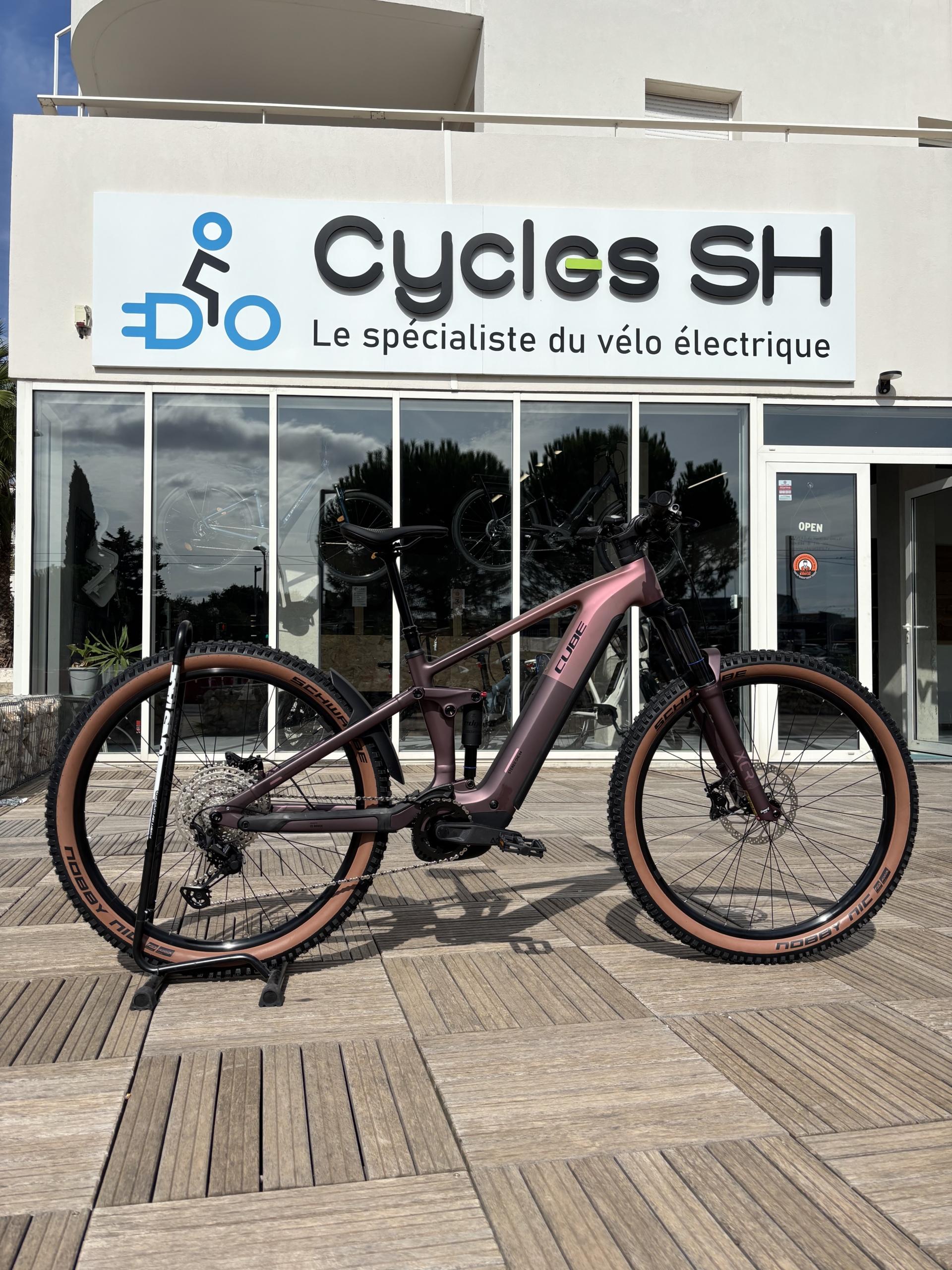 vtt électrique cube stereo hybrid one 44 pro en stock chez cycles sh