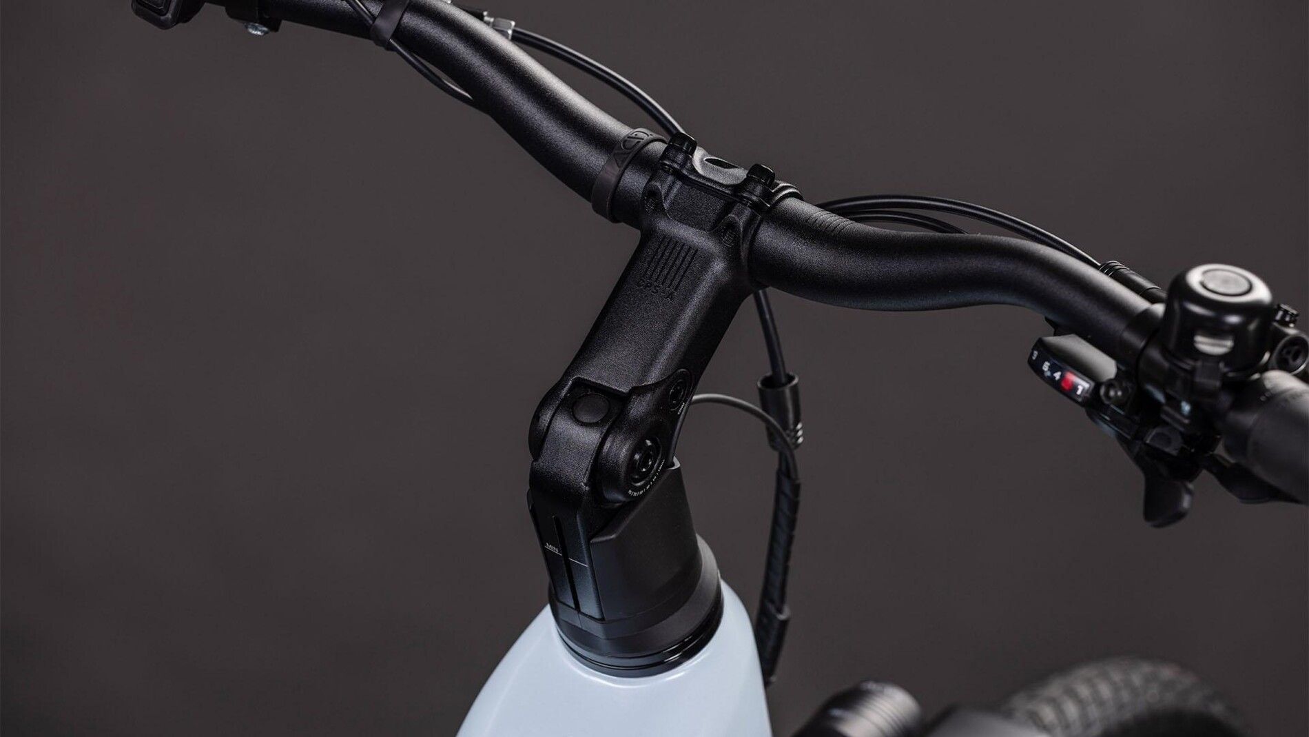 vtt électrique cube touring hybrid one 600 guidon