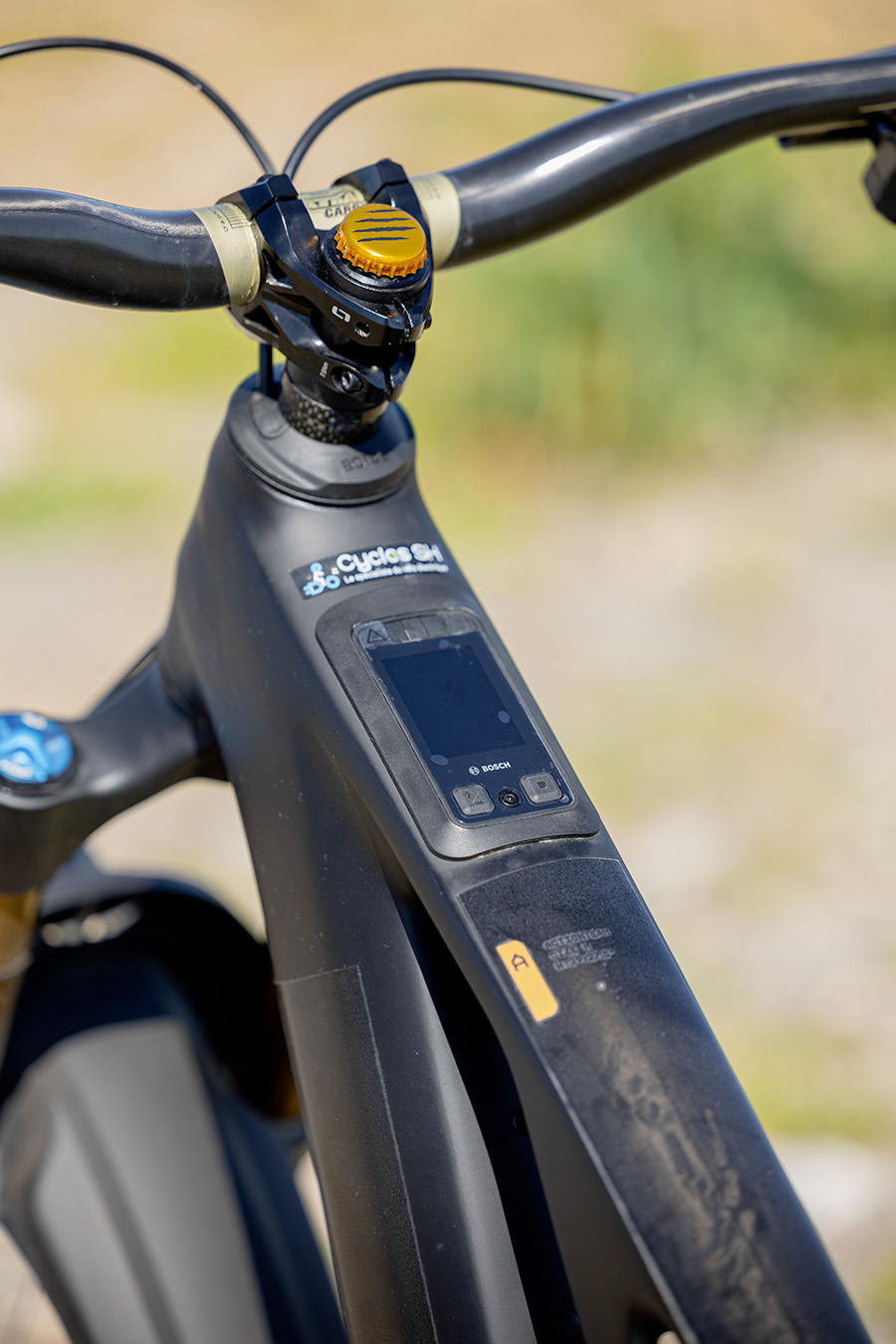 écran console centrale bosch avis vtt electrique cube AMS hybrid 177 action team