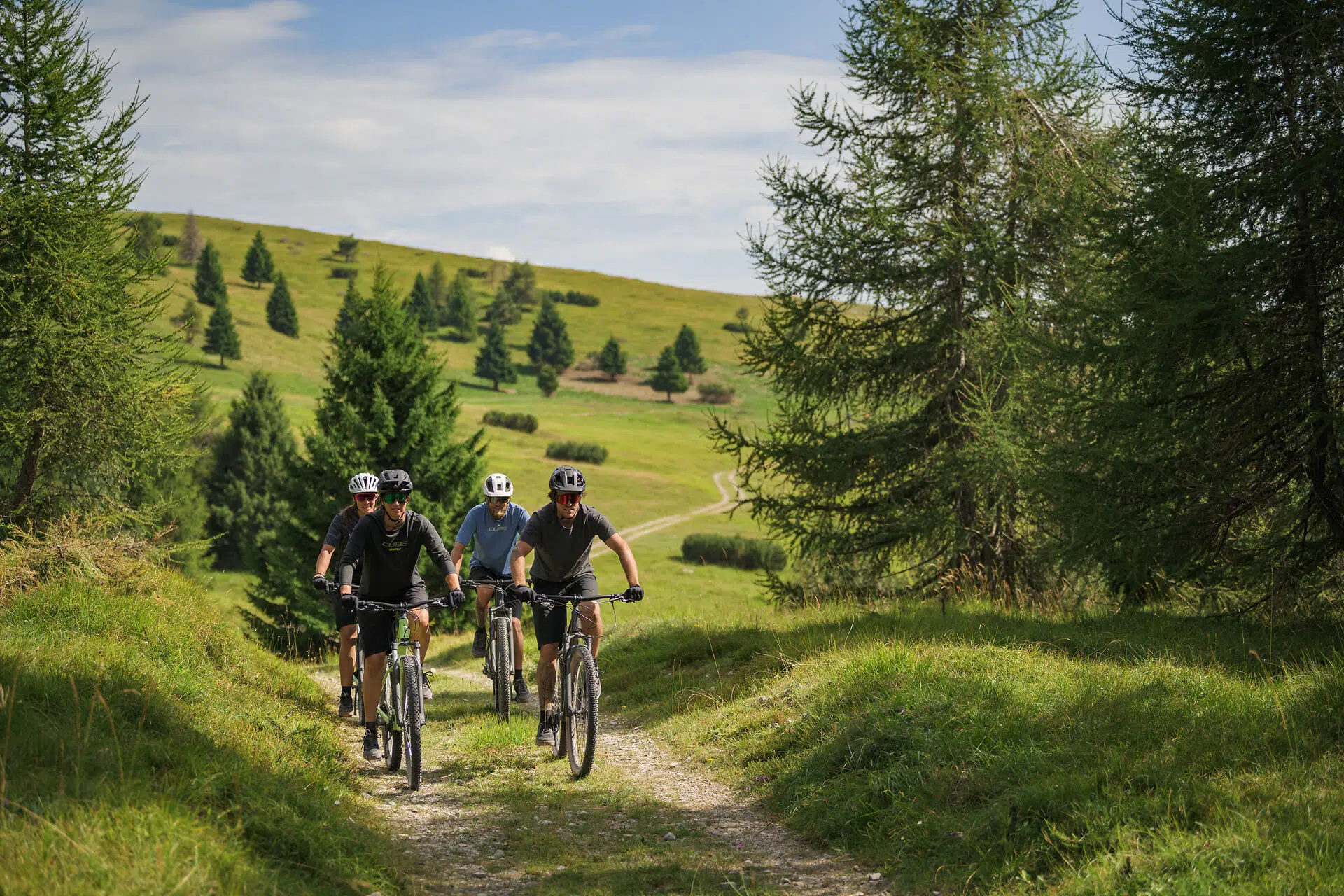 Les-Bienfaits-du-Velo-Electrique-3.jpg ctc et vtt électrique dans la montagne