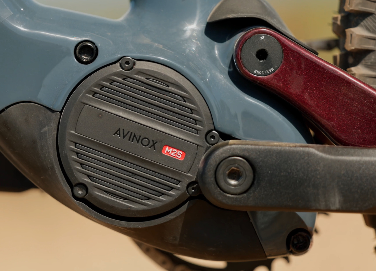 moteur avinox M2S sur vtt électrique crussis e-full 12.11
