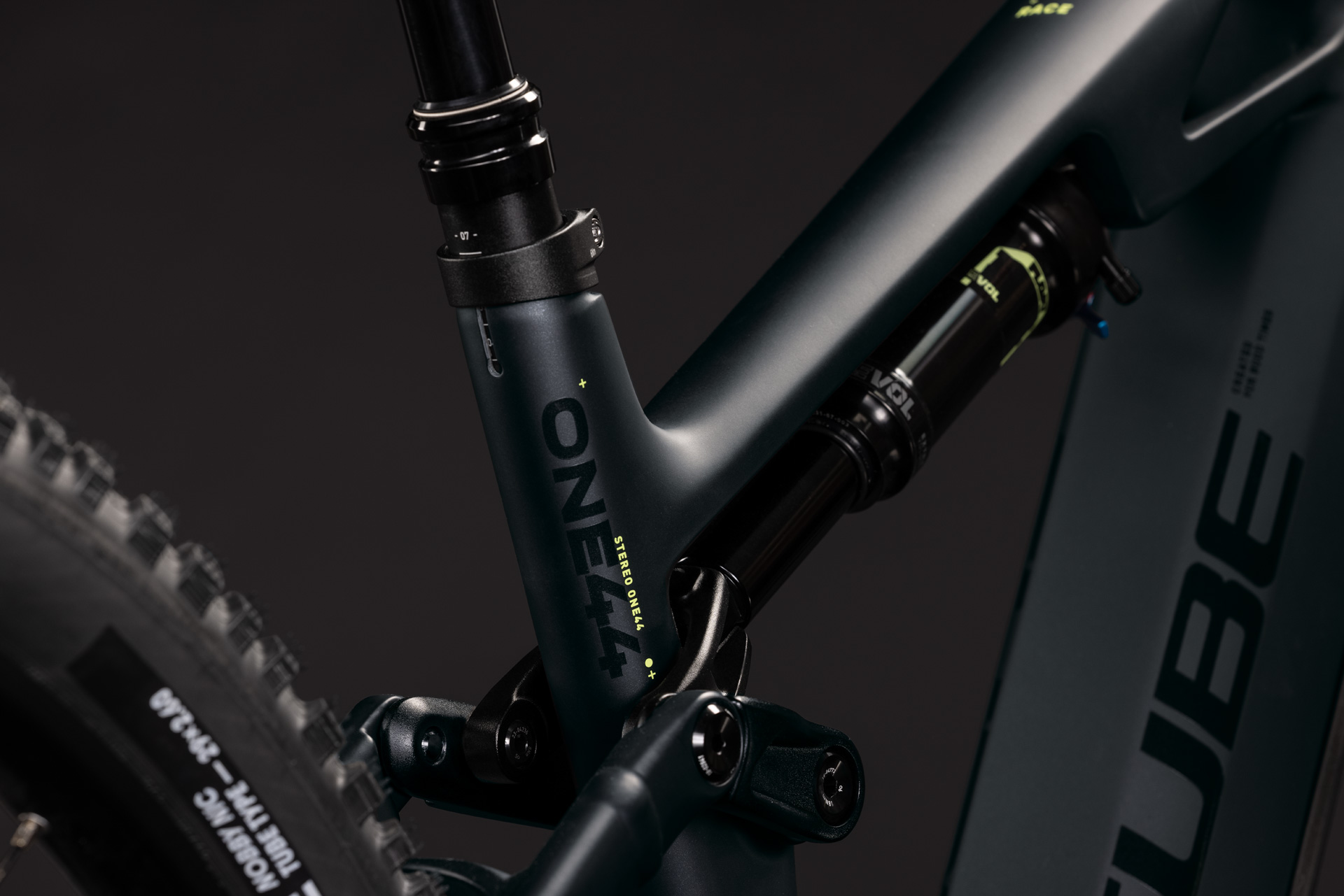 1103300-1-cube-stereo-hybrid-one44-hpc-race-800-2 Cube Stereo Hybrid ONE44 HPC Race 800 coal´n´green