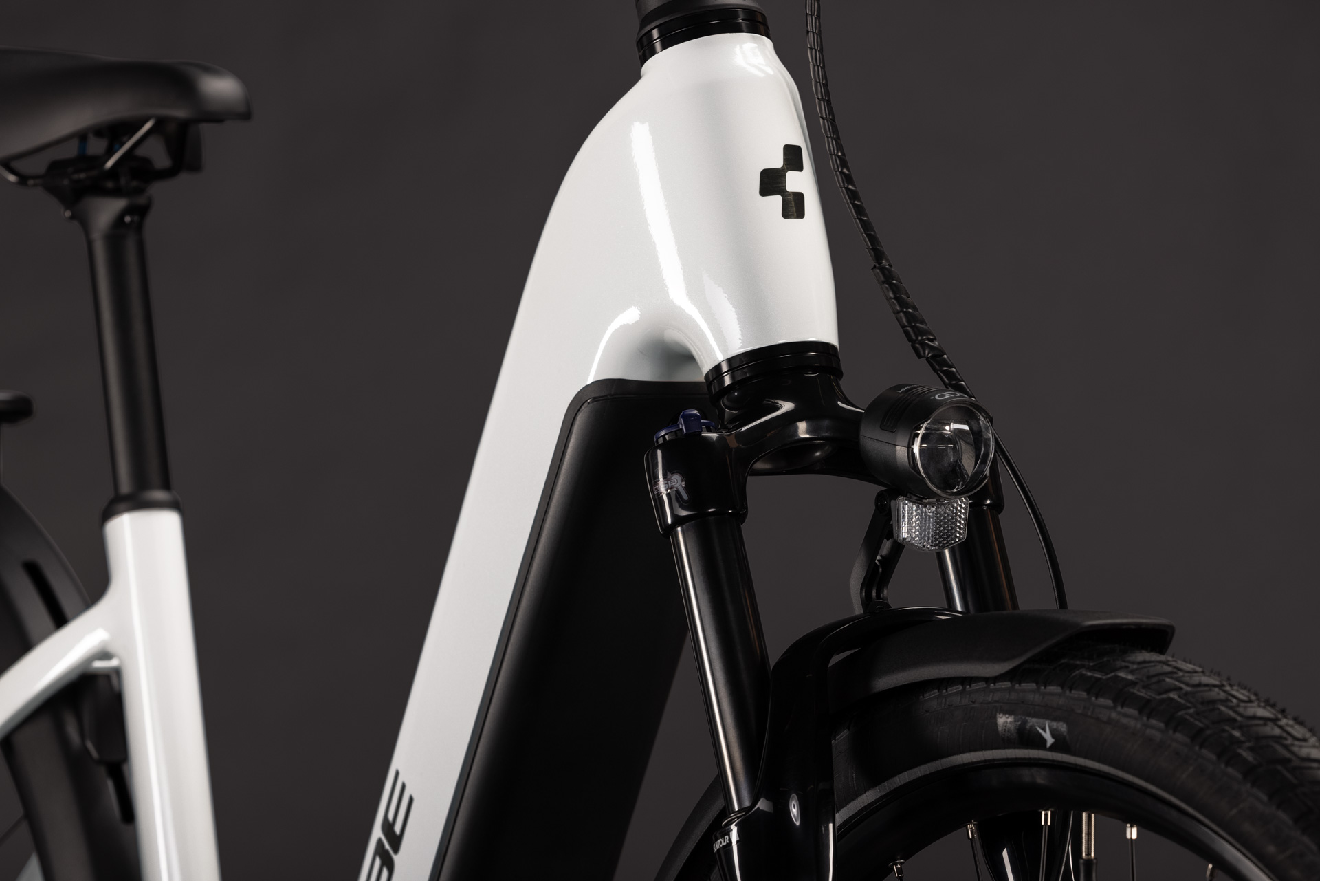 1111112-1-cube-touring-hybrid-one600-10 Cube Touring Hybrid ONE 600 metallicwhite´n´chrome