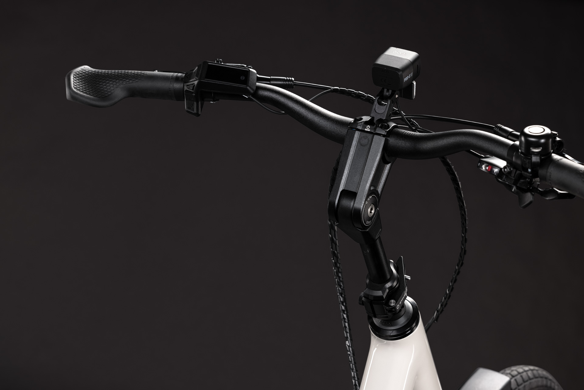 guidon velo electrique cube compact hybrid 540