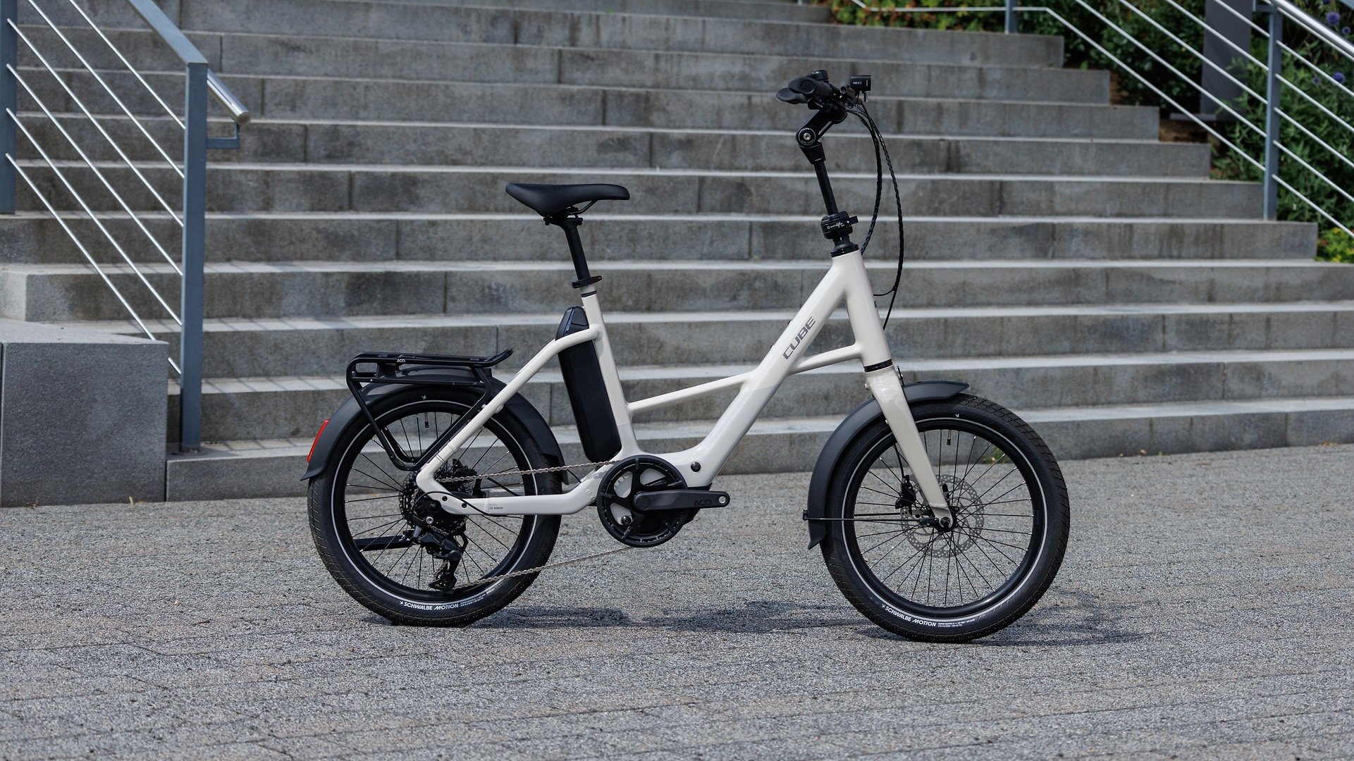 1120200-7-cube-compact-hybrid-540 vélo électrique compact et léger velo electrique cube compact hybrid 540