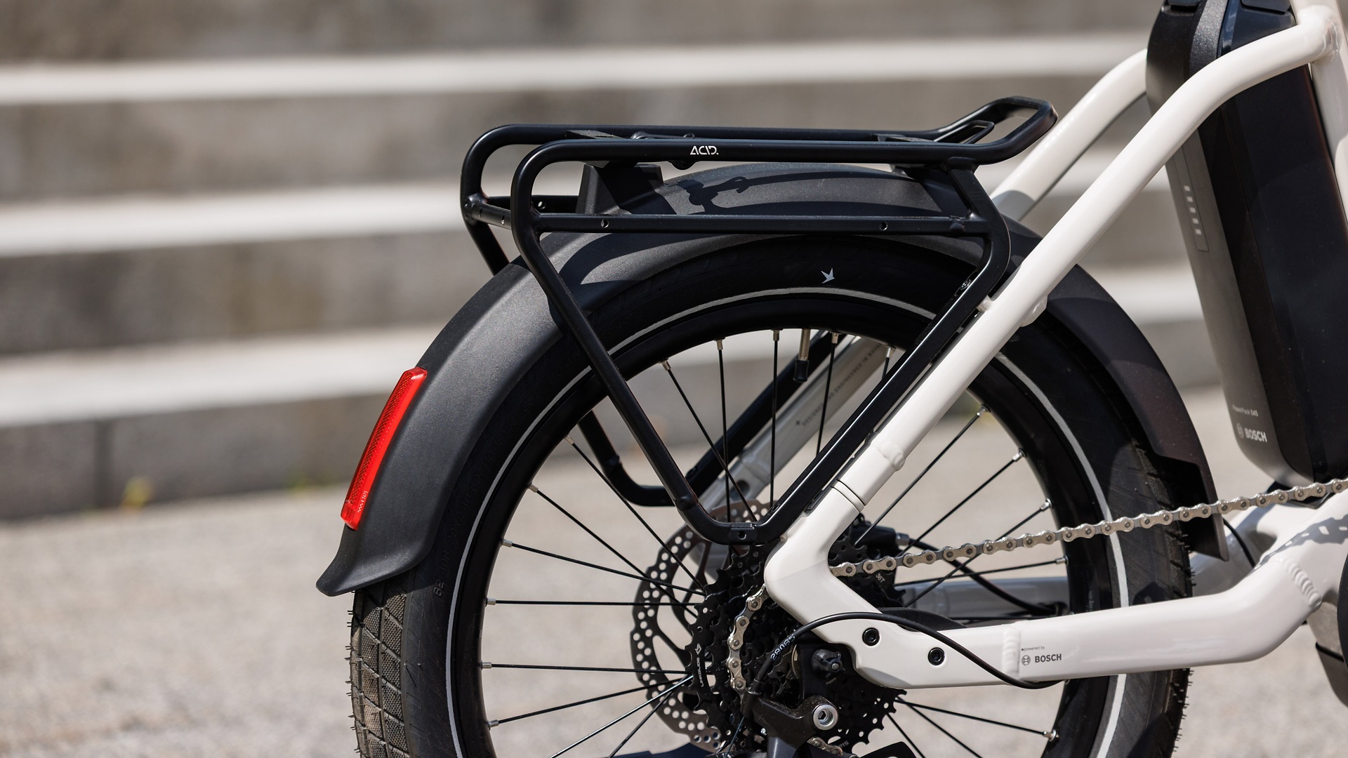 1120200-9-cube-compact-hybrid-540 porte bagage velo electrique cube compact hybrid 540