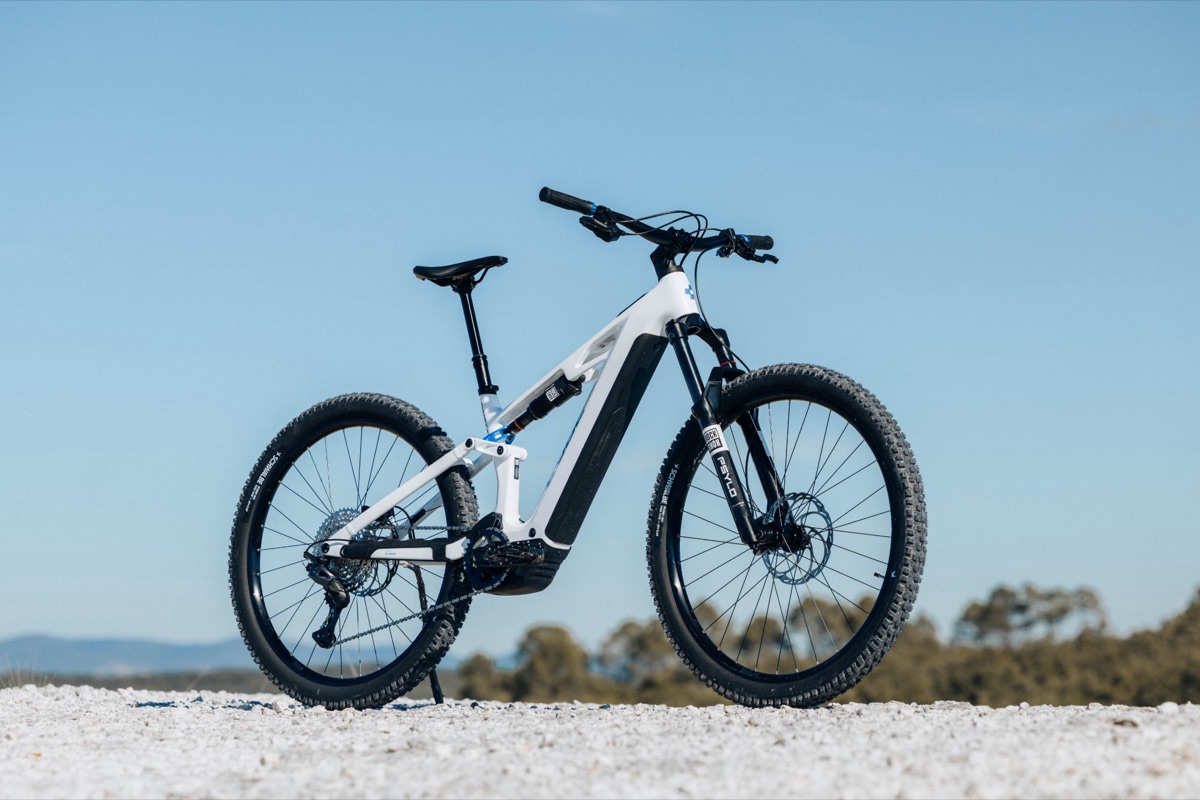 vtt-electrique-stereo-hybrid-one44-02 vtt électrique stereo hybrid one44